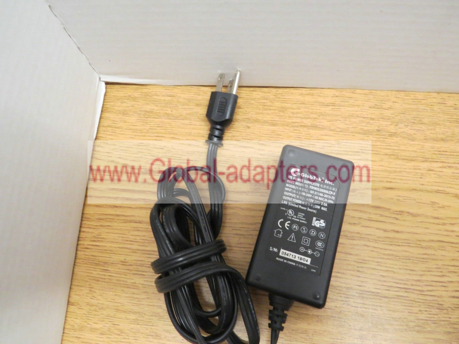 New GLOBTEK GT-21148-3015-T2 AC ADAPTER TR9KG2000LCP-Y ITE 15VDC 2.0A POWER SUPPLY